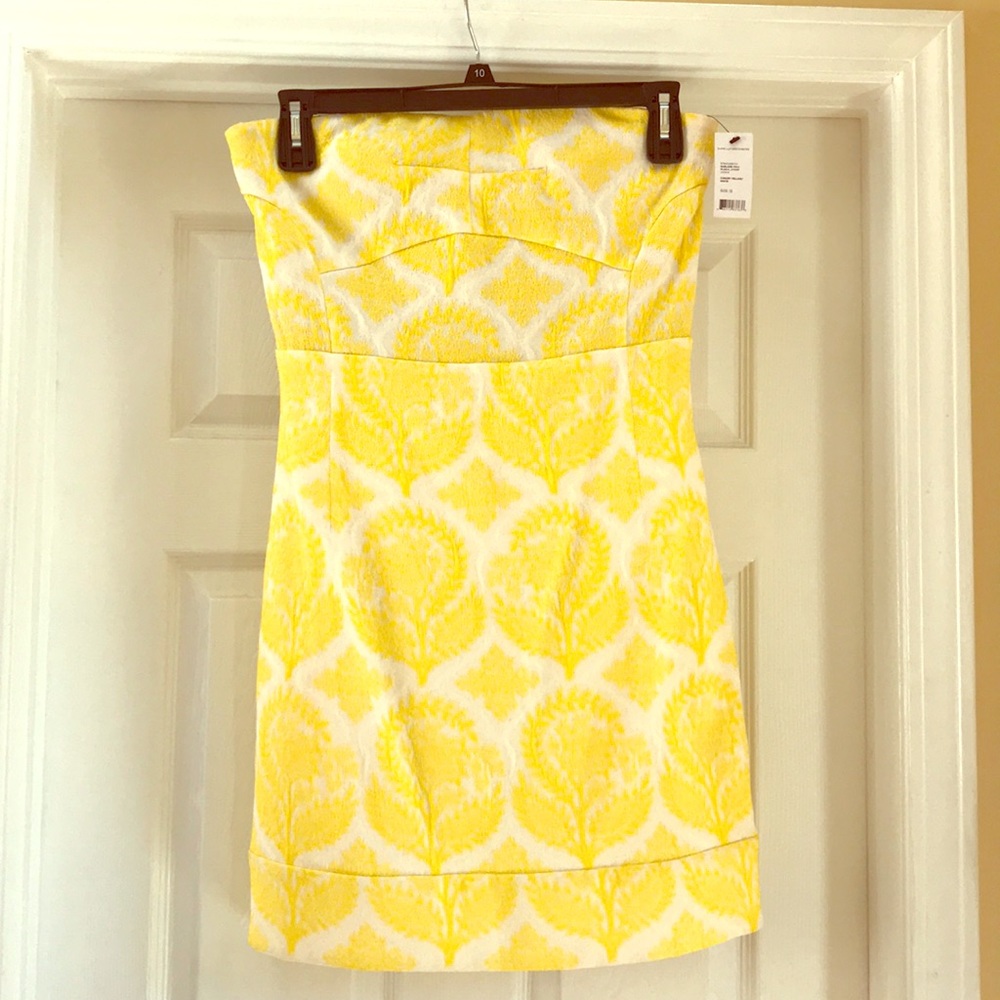 Delightful DVF strapless dress